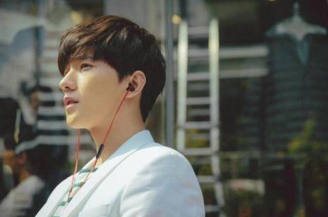 小岛南在线观看中文海报