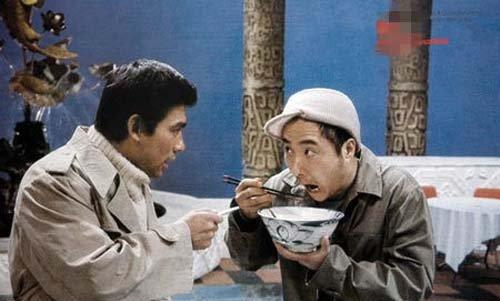 国产同人3d 遇到一个摆摊的同人年轻人